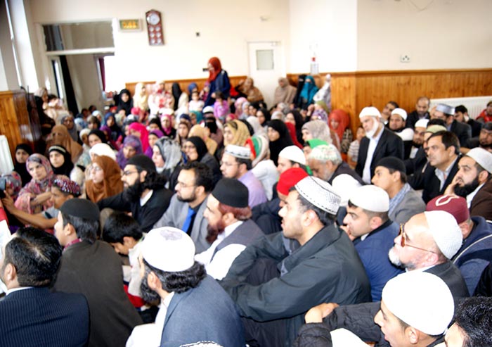 Shaykh-ul-Islam visits Bradford Mega Project site
