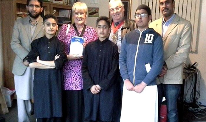 Mayor Angela Underhill visits Minhaj-ul-Quran Walsall