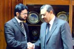 يلتقي صاحبزادة حسن محي الدين القادري مع رئيس الجامعة الأزهر