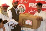 مؤسسة المنهاج الخيرية تقوم بإقامة 'قرية المنهاج للخيم' لمساعدة نازحي وادي سوات في مدينة 'مردان' في باكستان