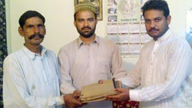 تحریک منہاج القرآن ضلع شیخوپورہ کے زیراہتمام مستحق اور غریب ہم وطنوں کے درمیان گفٹس کی تقسیم