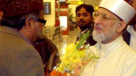 شیخ الاسلام کا دہلی ائیر پورٹ پر شاندار استقبال