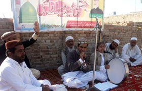 تحریک منہاج القرآن چوک اعظم (لیہ) کے زیراہتمام محفل میلاد اور قائد ڈے کی تقریب