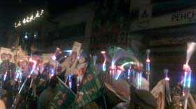 لاہور: منہاج القرآن یوتھ لیگ گلبرگ بی کے زیر اہتمام مشعل بردار جلوس