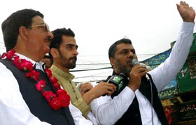 جہلم: پاکستان عوامی تحریک کی کرپٹ انتخابی نظام کے خلاف احتجاجی ریلی