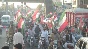 گوجر خان: پاکستان عوامی تحریک کے زیر اہتمام کرپٹ نظام کے خلاف احتجاجی ریلی