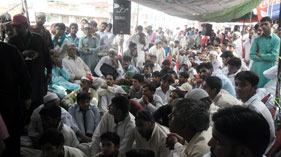جہلم: پاکستان عوامی تحریک کے زیر اہتمام کرپٹ نظامِ انتخابات کے خلاف احتجاجی دھرنا