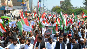ڈیرہ غازی خان: پاکستان عوامی تحریک کے زیراہتمام مہنگائی، کرپشن اور دہشت گردی کے خلاف احتجاجی ریلی