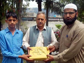 کھوئیرٹہ آزادکشمیر: MWF کی مستحق طلباء و طالبات میں نصابی کتب کی تقسیم