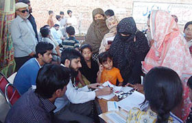 ملتان، پاکستان عوامی تحریک کے زیراہتمام سمیجہ آباد میں فری میڈیکل کیمپ
