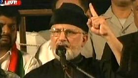 Dr Tahir-ul-Qadri addresses Inqilab Marchers at D-Chowk in Islamabad - 30th Sep 2014