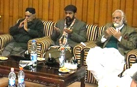 عوامی تحریک کی سنٹرل ورکنگ کونسل کا ہنگامی اجلاس، پشاور دہشت  گردی کی مذمت اور شہدا کیلئے فاتحہ خوانی