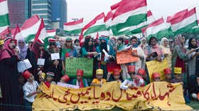 عوامی تحریک کی خواتین کی طرف سے وزیراعلیٰ اور آئی جی کیلئے چوڑیوں کے تمغوں کا اعلان