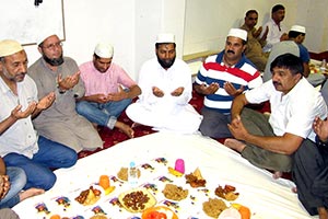 سپین: چوہدری امتیاز آکیہ کی طرف سے منہاج اسلامک سنٹر اوسپتالیت میں افطار ڈنر
