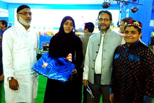انڈیا: مقابلہ حسنِ نعت میں اول پوزیشن حاصل کرنے پر منہاج القرآن کولکتہ کی سفیہ طارق کو مبارکباد
