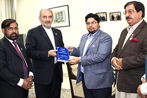 اسلام آباد: ڈاکٹر حسین محی الدین قادری کی ایرانی سفیر مہدی ہنردوست سے ملاقات