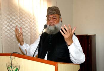 Delicate religious matters should not be discussed publically: Faiz-ur-Rehman  Durrani