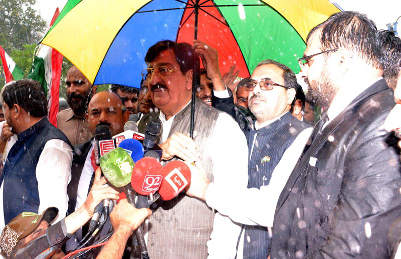 Sharif brothers ordered us to stop Dr Tahir-ul-Qadri from coming to Pakistan: Khurram Nawaz Gandapur