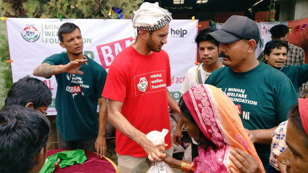 Minhaj Welfare Foundation team provides aid and Qurbani meat to Rohingya Muslims at refugee camps