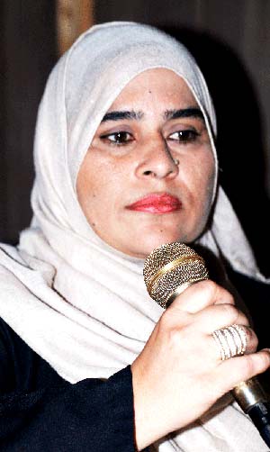 فیصل آباد: منہاج القرآن ویمن لیگ کی تقریب میں فرحت دلبر اعوان کا خطاب