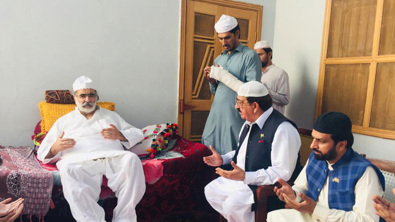 Khurram Nawaz Gandapur condoles with sons of Pir Khawaja Hameed-ud-Din Sialvi