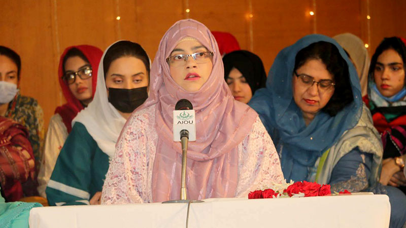 اسلام آباد: علامہ اقبال اوپن یونیورسٹی میں محفل میلادالنبی میں محترمہ راضیہ نوید کا خطاب