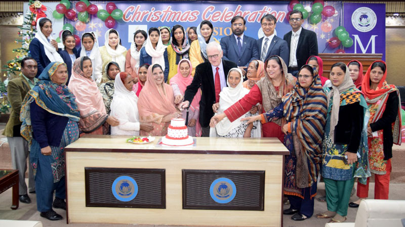 مسیحی برادری کیساتھ اظہار یکجہتی ،منہاج یونیورسٹی لاہور میں کرسمس تقریب