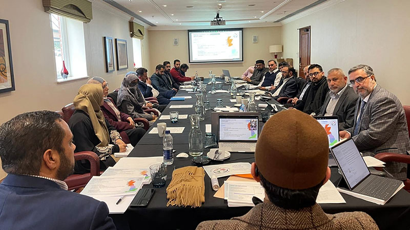 Dr. Hassan Mohi-ud-Din Qadri presides over a meeting of MQI UK Executive Council