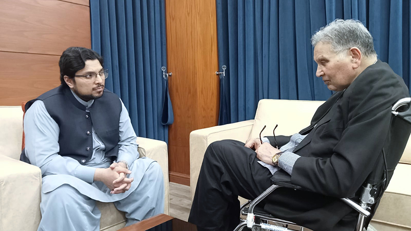 Former Mayor of Rugby calls on Dr. Hussain Mohi-ud-Din Qadri