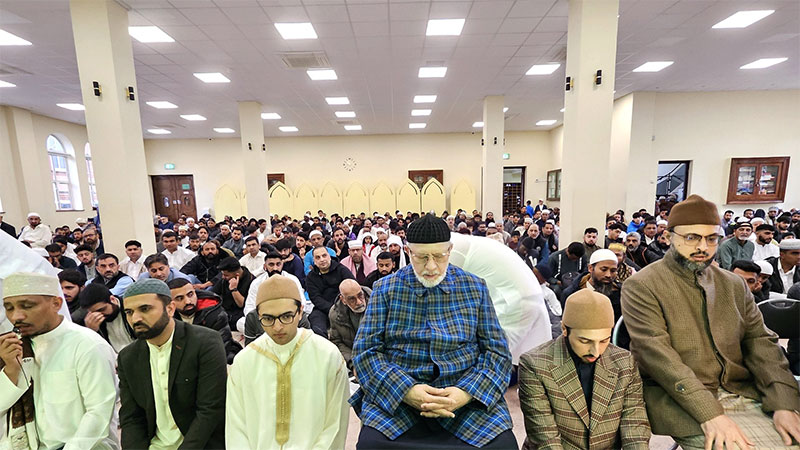 برطانیہ: شیخ الاسلام ڈاکٹر محمد طاہر القادری نے المدینہ مسجد لندن میں عیدالاضحیٰ کی نماز ادا کی