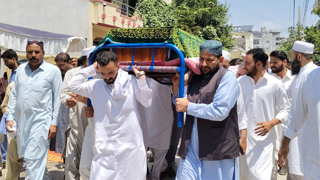 Saeed Iqbali Qadri laid to rest, thousands attend the funeral 