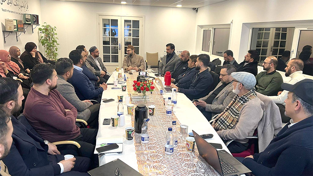 Denmark: Dr. Hassan Mohiuddin Qadri Presides Over NEC Meeting