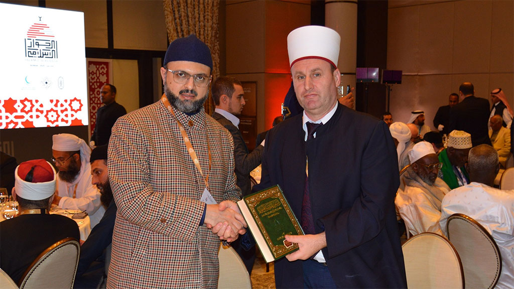 Dr. Hassan Mohiuddin Qadri Presents Dustur al-Madina al-Munawwara to Grand Mufti of Albania