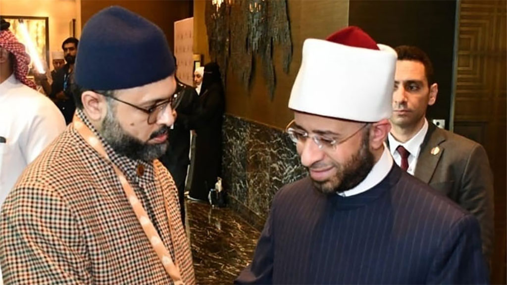 Sheikh Dr. Usama Al-Sayyid Al-Azhari, the Minister of Awqaaf, Egypt, met with Dr. Hassan Qadri during Intra-Faith Dialogue Conference