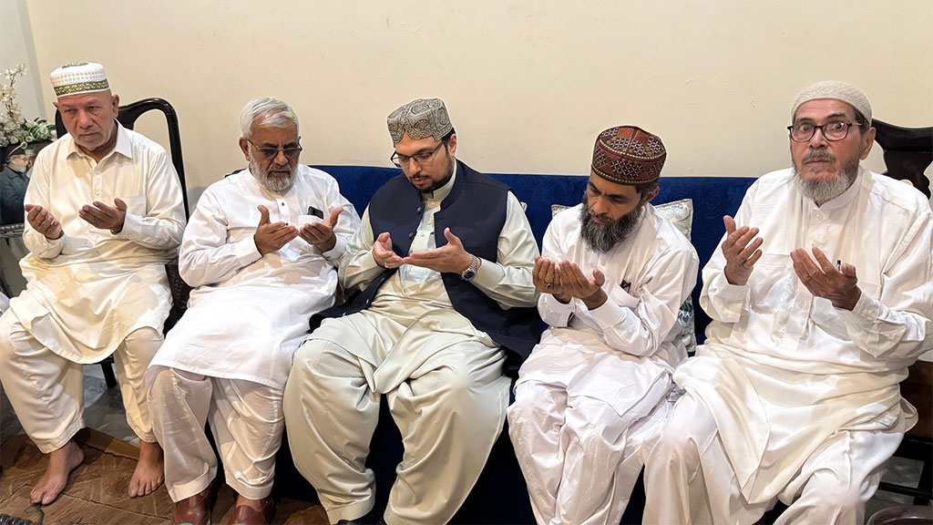 ڈاکٹر حسین محی الدین قادری کی میاں معراج دین مرحوم کے گھر آمد اور اظہار تعزیت