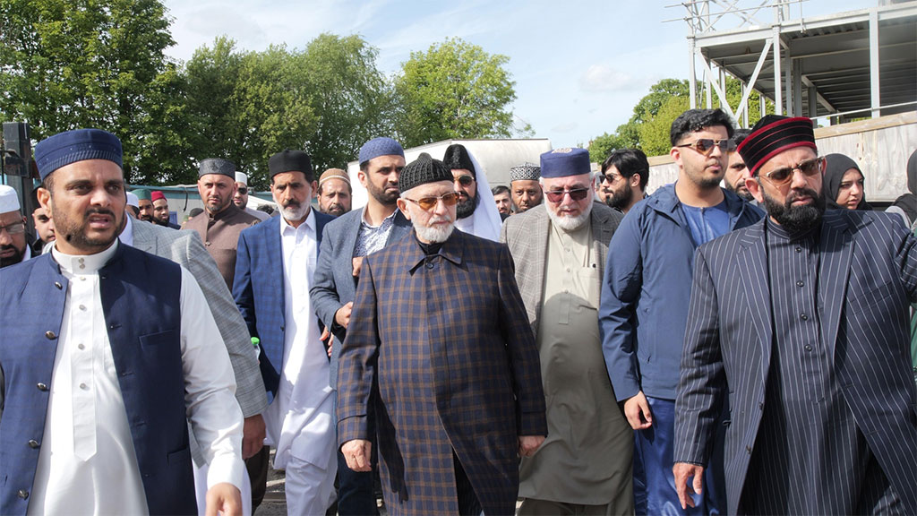 Shaykh-ul-Islam visits construction site of Madinat al-Zahra (Bradford)
