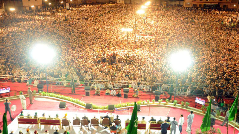 Shaykh-ul-Islam addresses a historic gathering of millions in Hyderabad, India