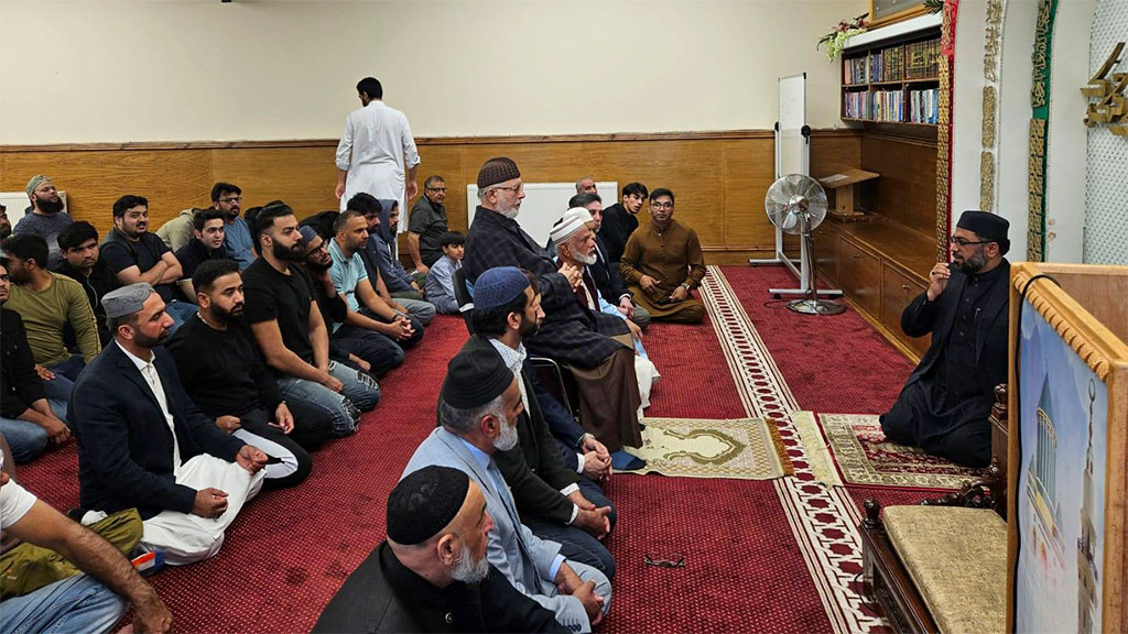 Glasgow: Shaykh ul Islam Dr Muhammad Tahir-ul-Qadri offered the Jummah Prayer at the Minhaj-ul-Quran Islamic Centre 