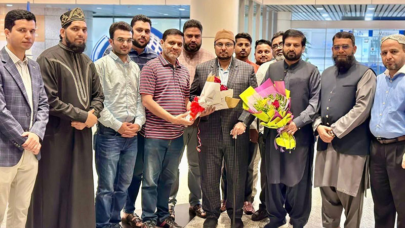 Prof. Dr. Hussain Mohiuddin Qadri Receives Grand Welcome Upon Arrival in Malaysia