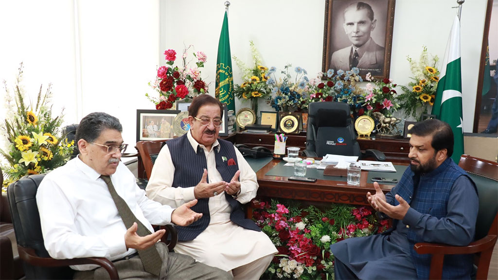 Khuram Nawaz Gandapur Meets President of Lahore Chamber of Commerce 