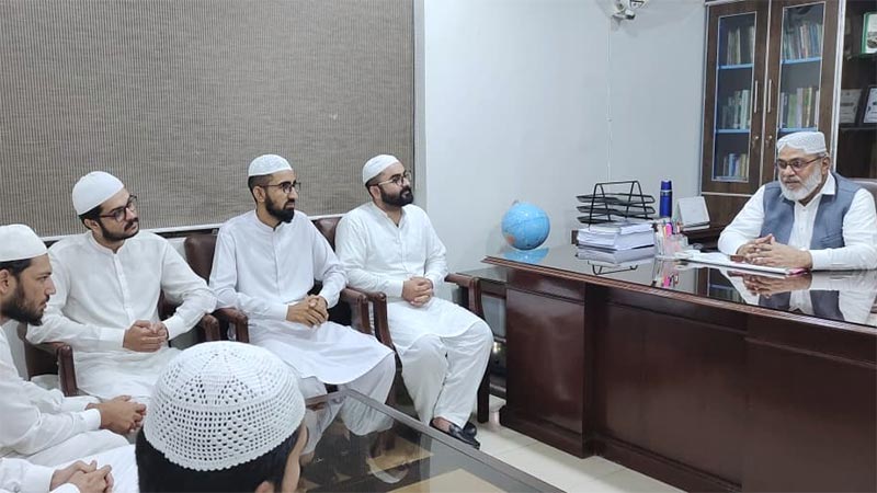 جامعہ اسلامیہ منہاج القرآن کے فارغ التحصیل طلباء کی رئیس الجامعہ سے ملاقات