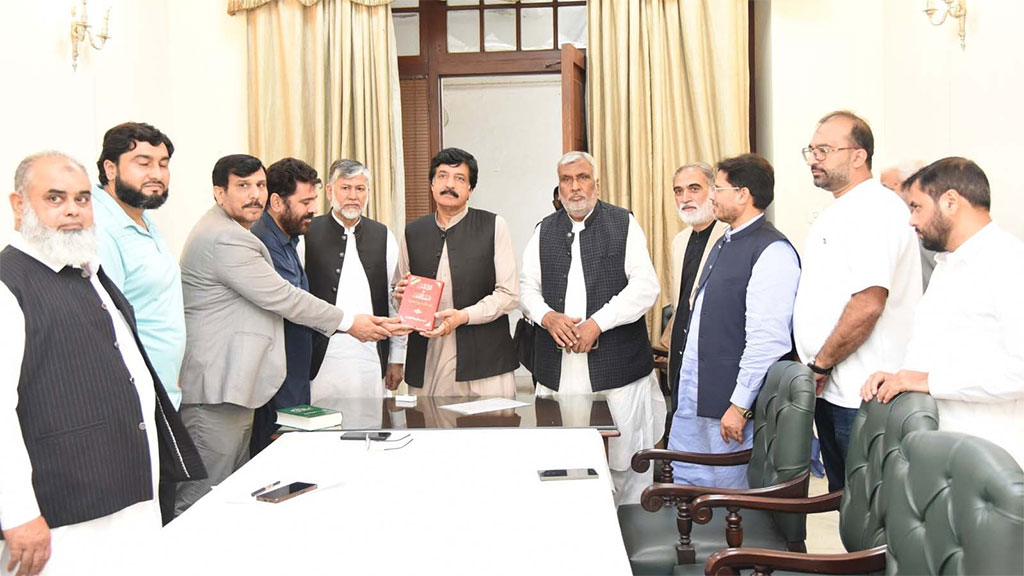 Delegation of Awami Tajir Ittehad Leaders Meets Governor Punjab
