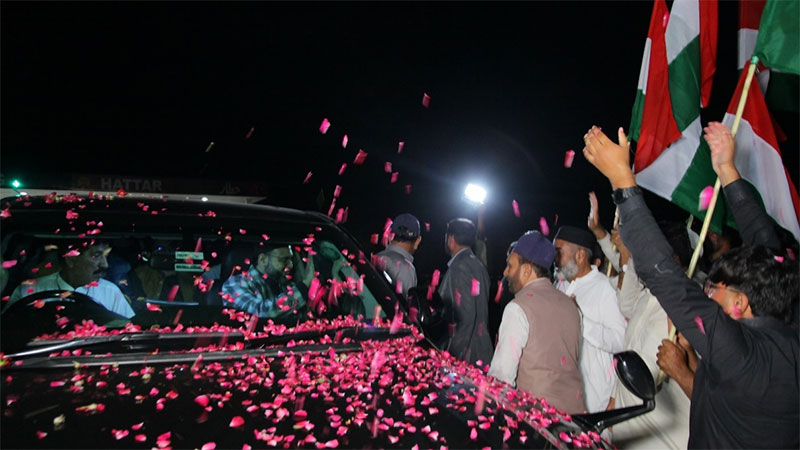 پروفیسر ڈاکٹر حسن محی الدین قادری کا کوٹ نجیب اللہ انٹرچینج ہری پور پہنچنے پر شاندار استقبال