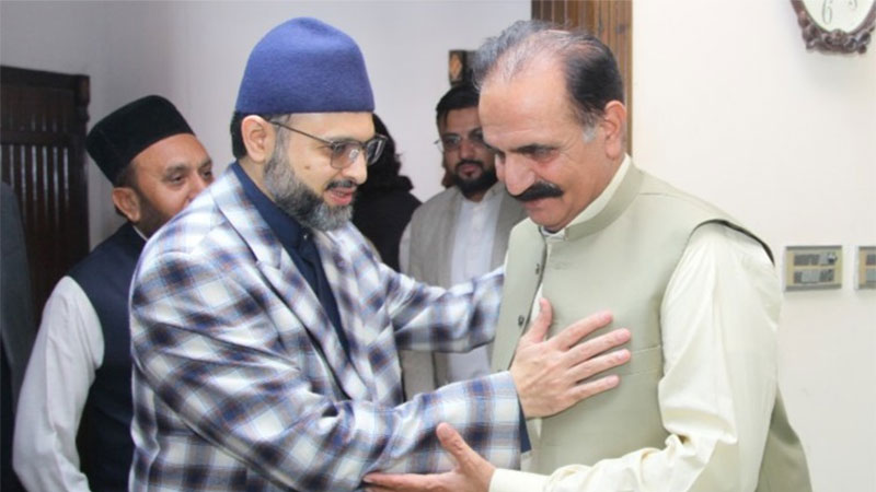 پروفیسر ڈاکٹر حسن محی الدین قادری  کی سید غلام علی شاہ کاظمی کی رہائش گاہ پر ایبٹ آباد کی مؤثر شخصیات سے ملاقات