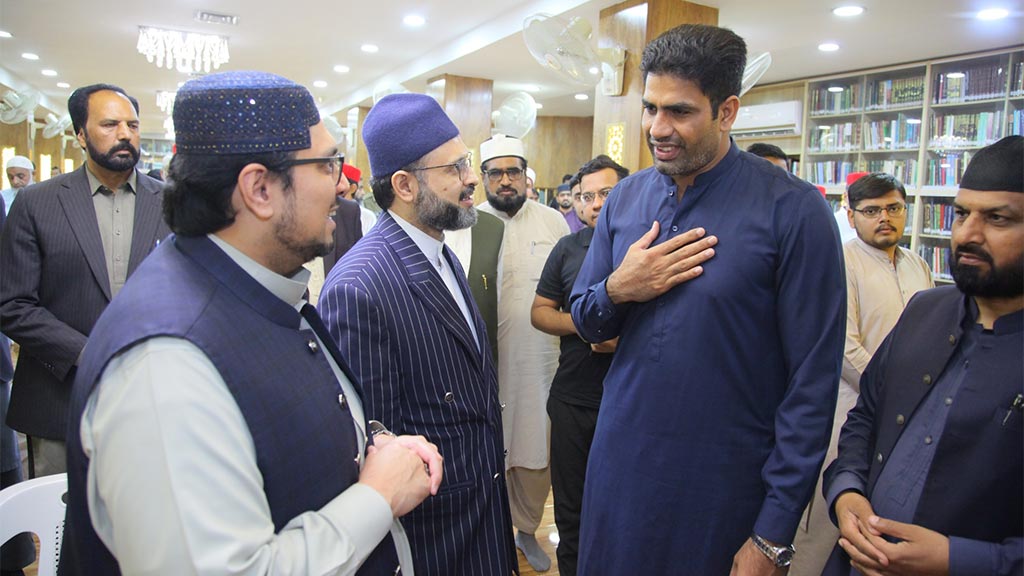 Pakistan’s Star Olympian Arshad Nadeem Meets Dr. Hassan Mohi-ud-Din Qadri and Prof. Dr. Hussain Mohi-ud-Din Qadri