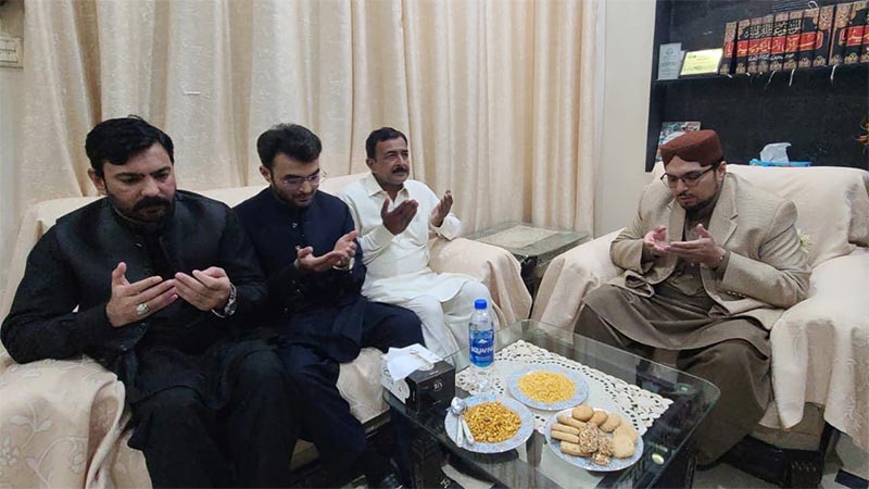 قصور: پروفیسر ڈاکٹر حسین محی الدین قادری کی گاؤں فقیریے والا آمد، میاں محمد حسیب سے ان کے والد میاں محمد حنیف کے انتقال پر اظہار تعزیت 