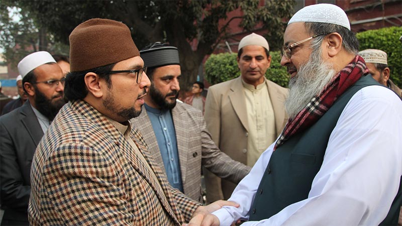 Prof. Dr. Hussain Mohi-ud-Din Qadri Visits Jamia Ashrafia for Condolences