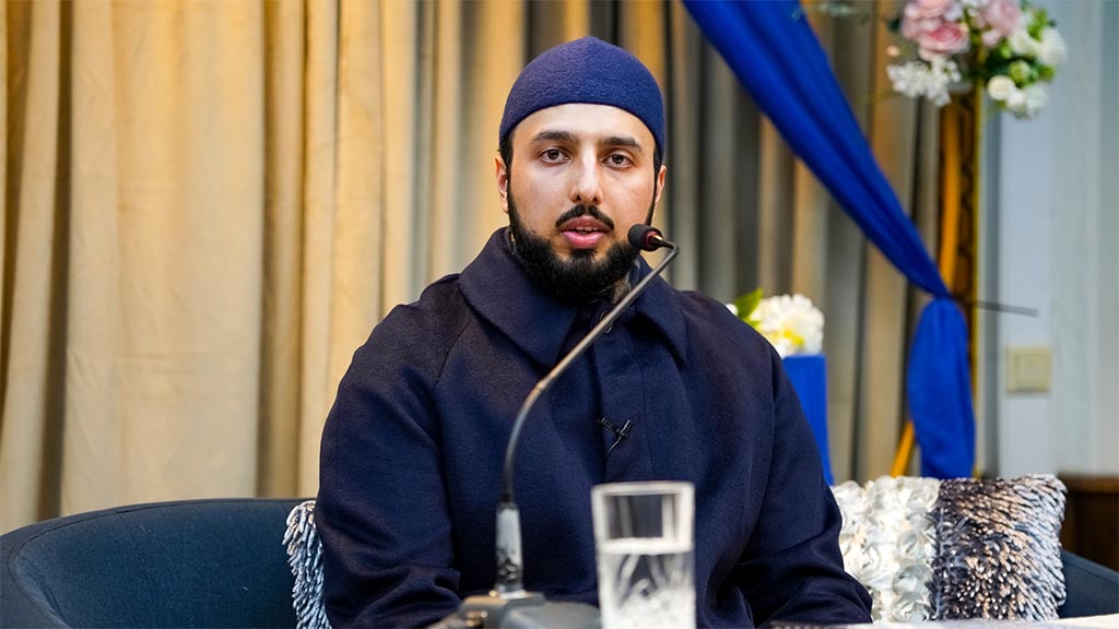 Shaykh Hammad Mustafa al-Madani al-Qadri Addresses Training, Unity, and Parenting at MQI Islamic Centre Oslo