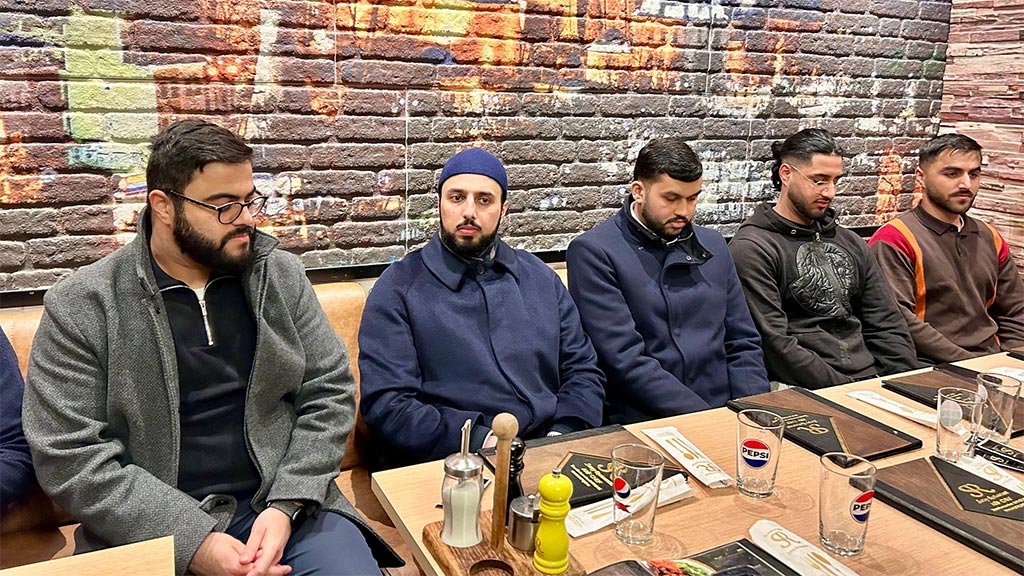 Oslo: Shaykh Hammad Mustafa al-Madani al-Qadri Addresses Minhaj Youth League Dinner Session, Guides Youth on Faith and Leadership