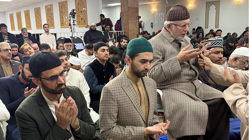 Shaykh-ul-Islam Dr Muhammad Tahir-ul-Qadri offers Eid prayer at Mississauga Community Center